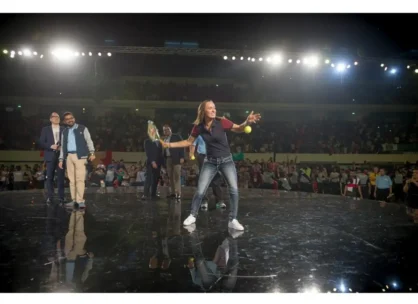 Martina Hingis Raises A Racquet At #Vuae15 4 Martina Hingis Raises a Racquet at #VUAE15