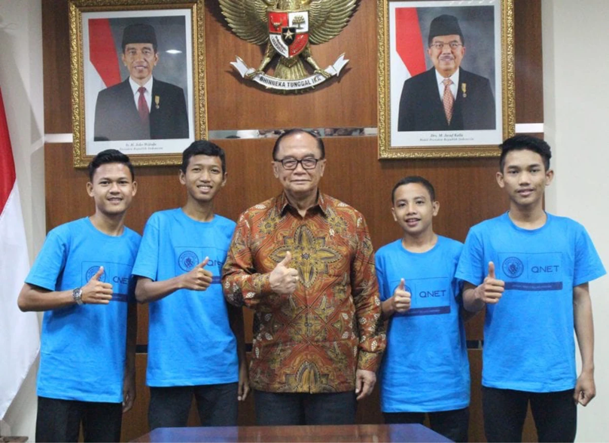 Qnet Sends Kids From Jakarta Rusun To City Football Language School 6 QNET