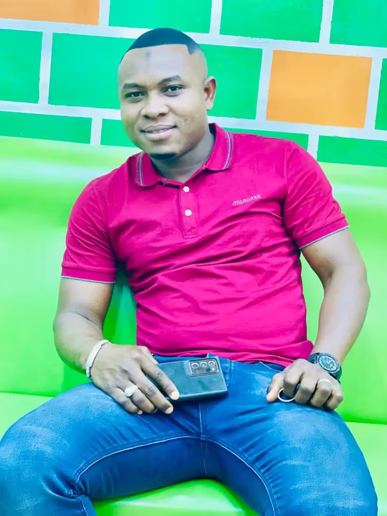 Ouattara Lassina with green background