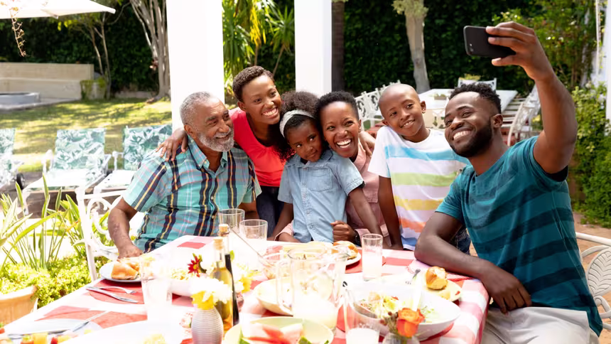 Smart Financial Tips for Managing Your Money During Festive Seasons